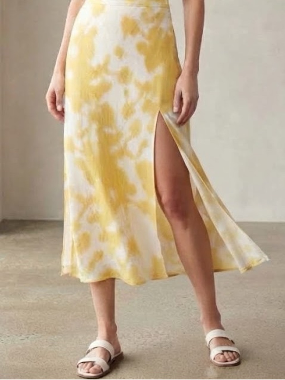 Calvin Klein Woman's Yellow & White Light Sheer Lined Midi Skirt Size Large